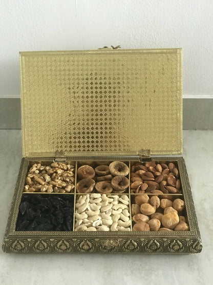 SK Mithaii | Assorted Authentic Indian Doli Design Dry Fruit Box | Almonds | Cashews |Walnuts |Apricots | 6 Partition TrueCure