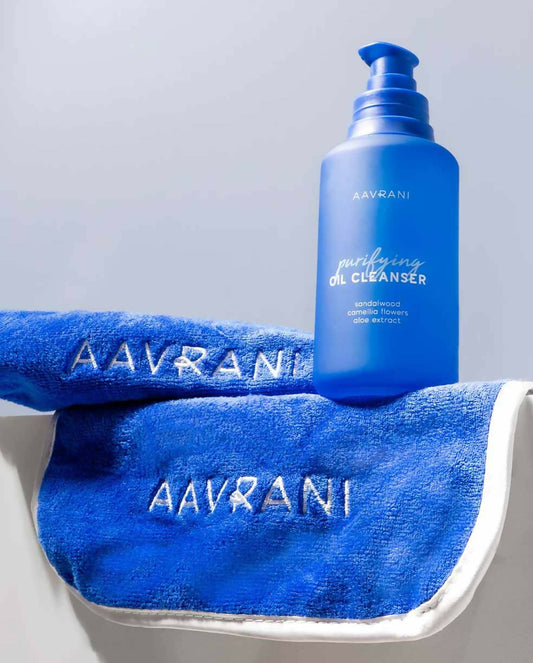 Buy Aavrani Purifying Oil Cleanser Online in USA from Chaijava. Fast shipping available.
