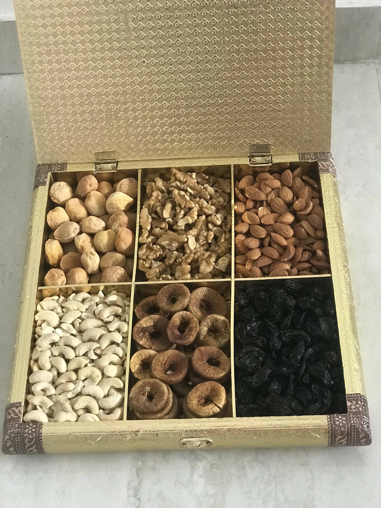 SK Mithaii | Assorted Hibiscus Flower Design Dry Fruit Gift Box |Almonds |Apricots |Walnuts | Cashews |Figs | Black Resins TrueCure